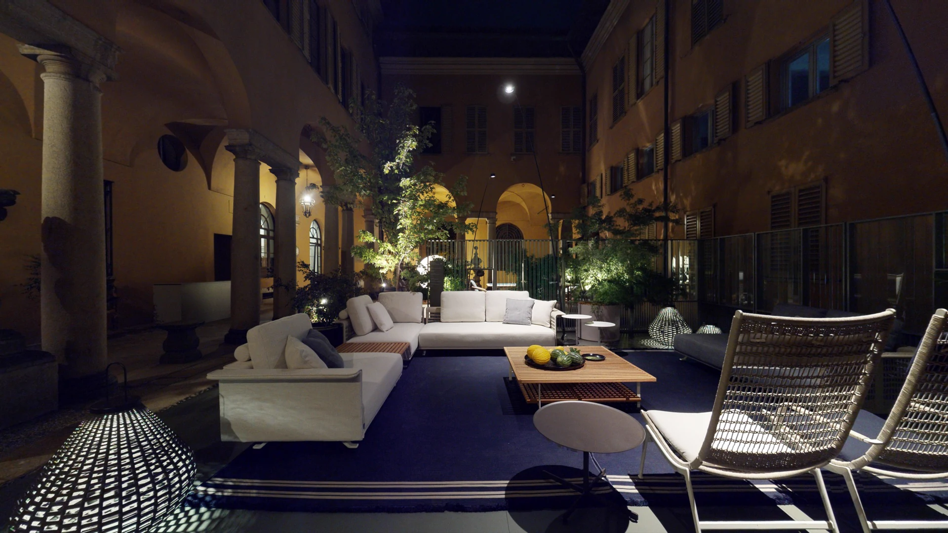 Boundless living: Poltrona Frau lancia la linea outdoor con il virtual tour